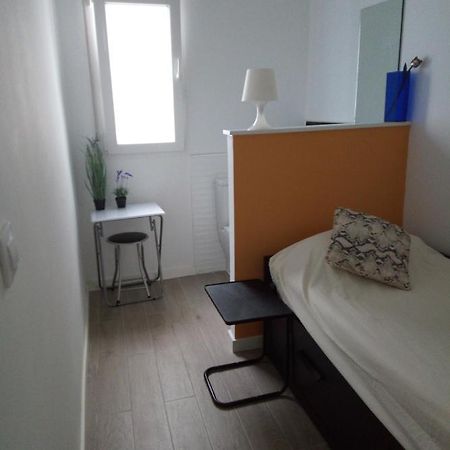 Alquilo Habitacion Individual Con Aseo Privado Solo Chicas, Only Girls Valencia Ngoại thất bức ảnh