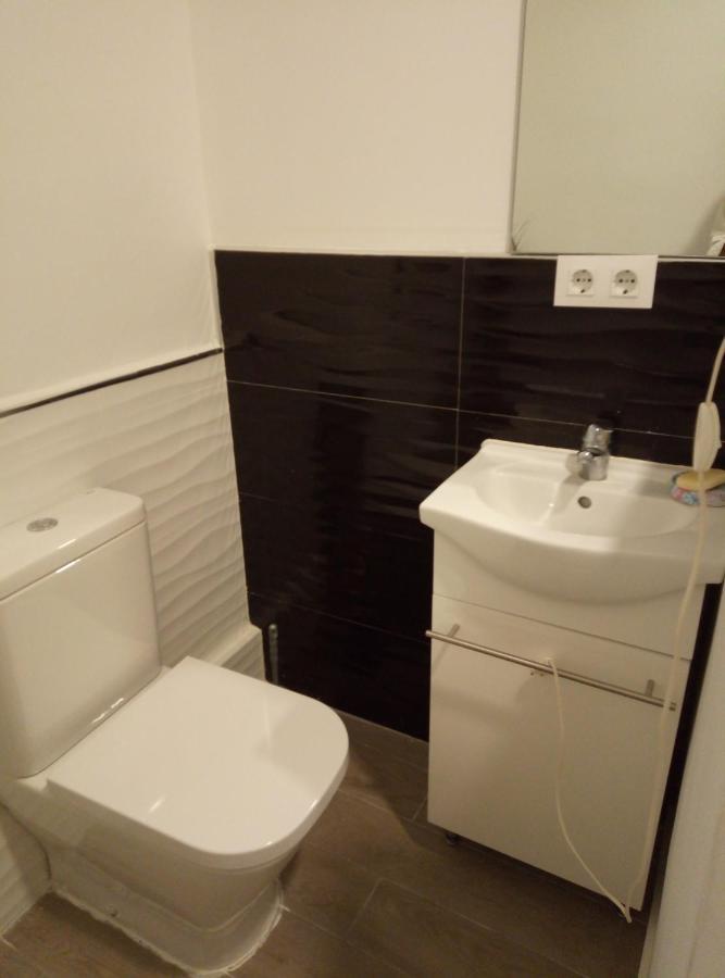 Alquilo Habitacion Individual Con Aseo Privado Solo Chicas, Only Girls Valencia Ngoại thất bức ảnh