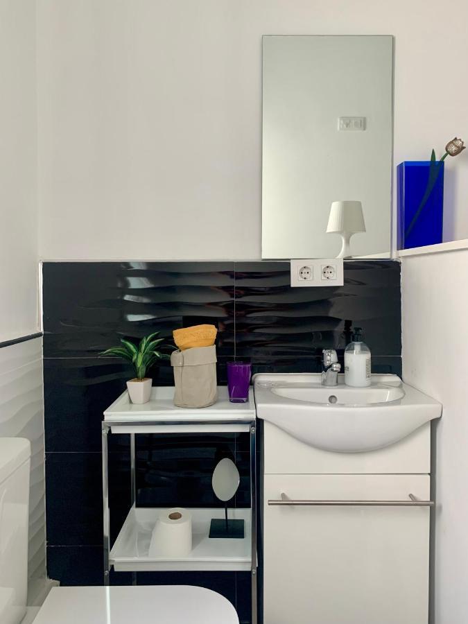 Alquilo Habitacion Individual Con Aseo Privado Solo Chicas, Only Girls Valencia Ngoại thất bức ảnh